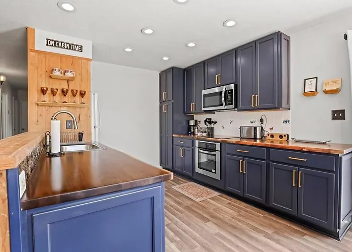 Newly Remodeled Pet Friendly Strawberry Pine
