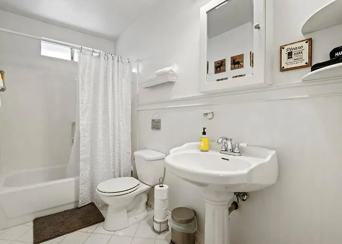 Newly Remodeled Pet Friendly Strawberry Holiday home *